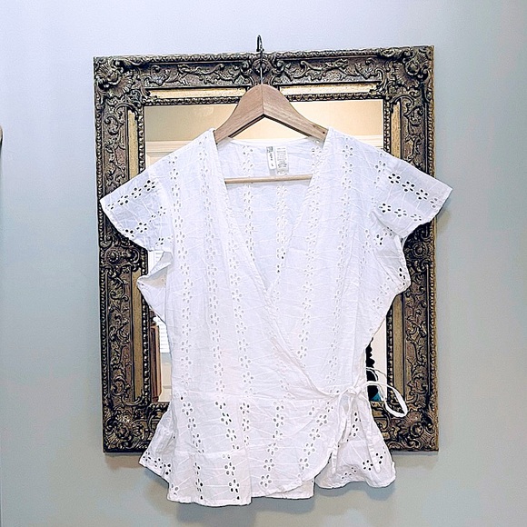 Japna white eyelet short- sleeve wrap top large - Picture 2 of 14